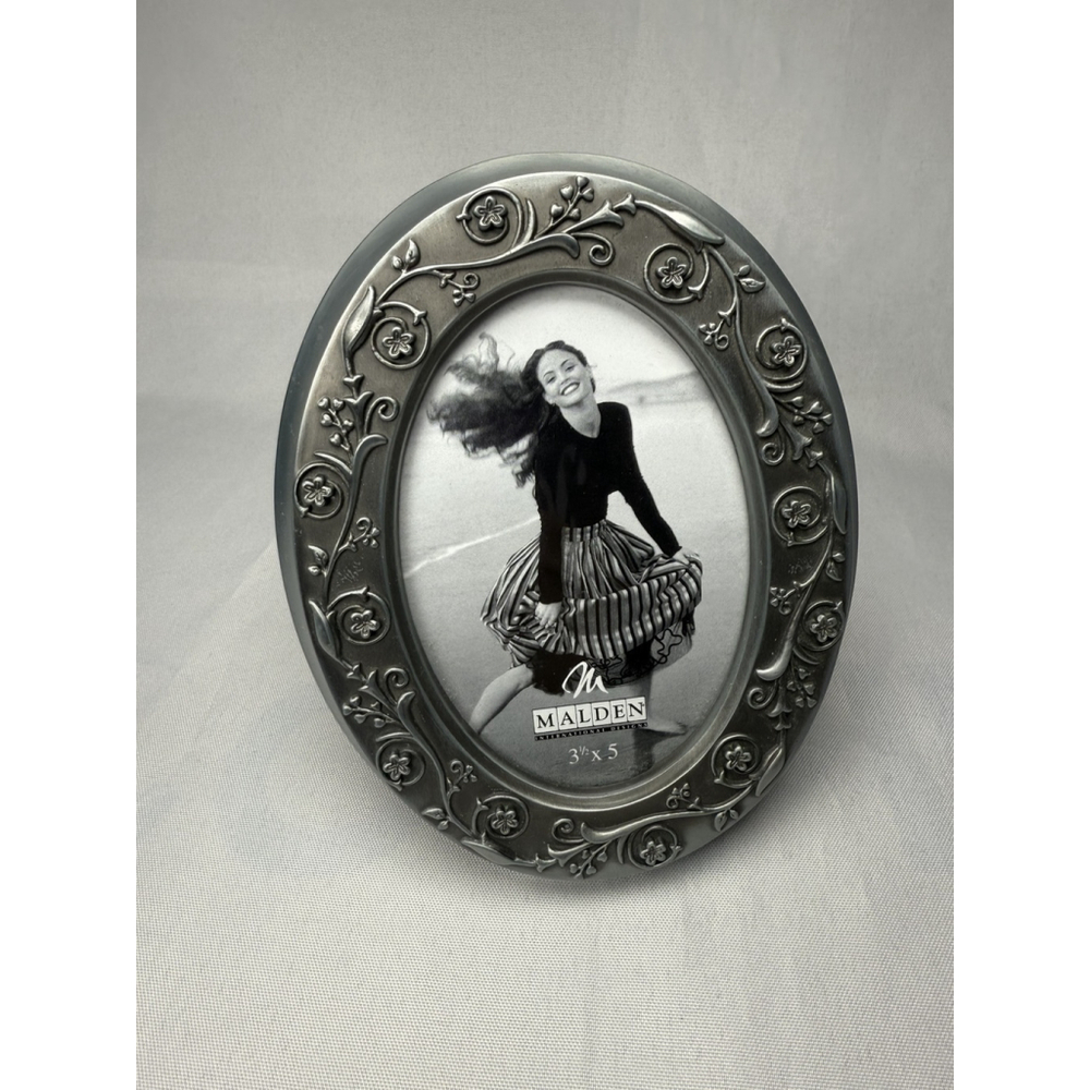 Malden Pewter Ornate Floral Oval Picture Photo Frame 3.5” x 5” Easel Back